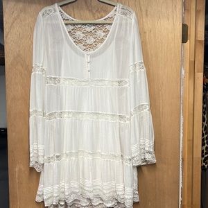 Guess bohemian white lace dress with cotton slip.  Size 6